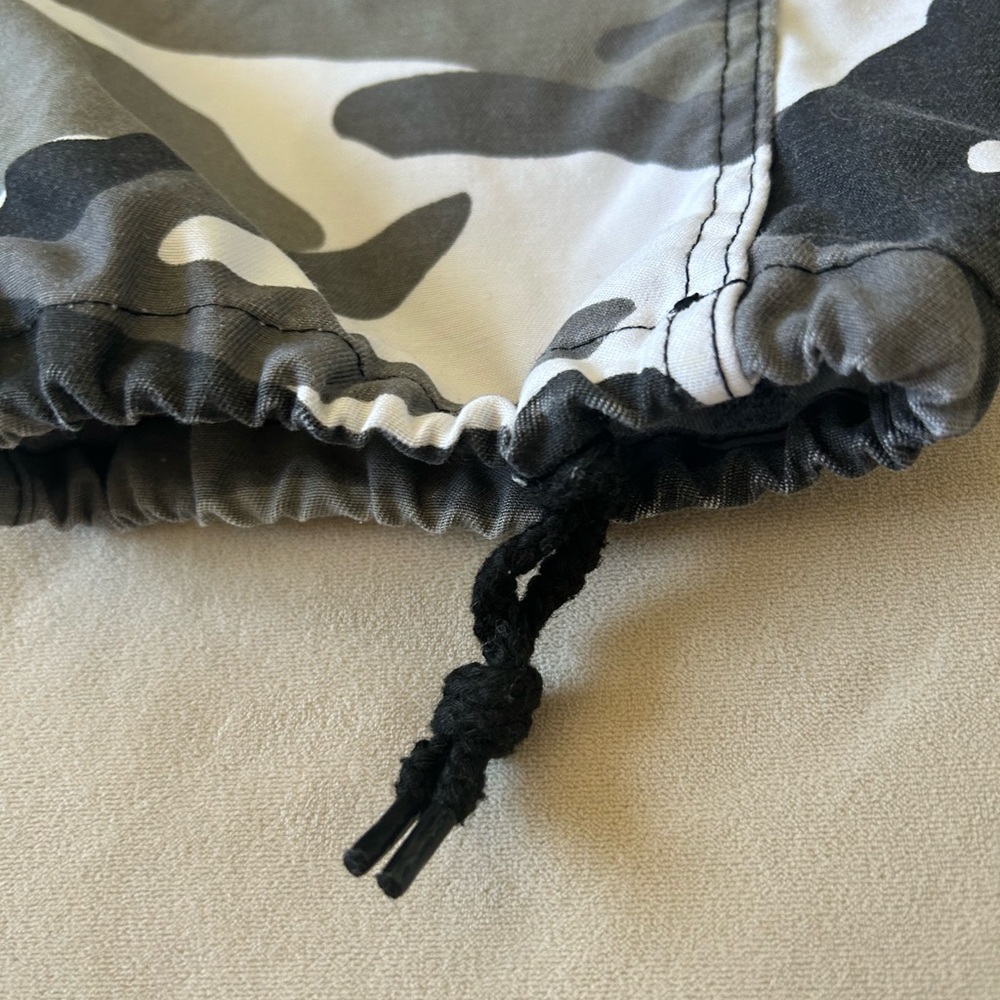 Urban Outfitters Camo Pants - Picture 3 of 7